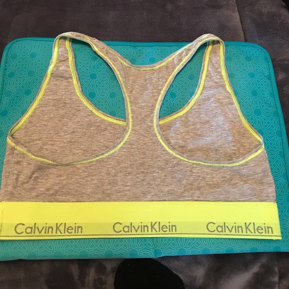 Calvin Klein sports bra - Picture 2 of 3